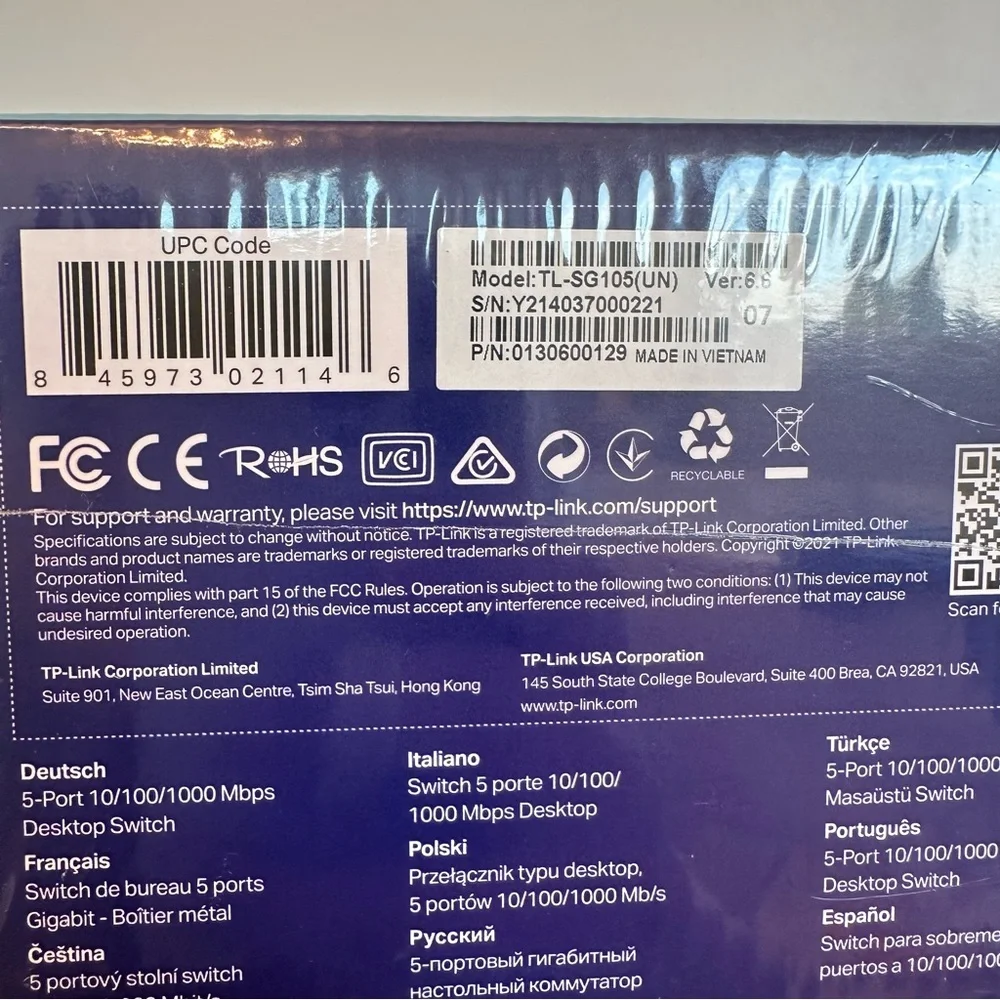 New in Box tp-link 5 Port Gigabit Desktop Switch Model TL-SG105 w/ Power Adapter